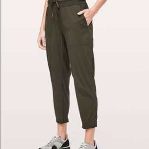 Lululemon Dance Studio Crop 25”